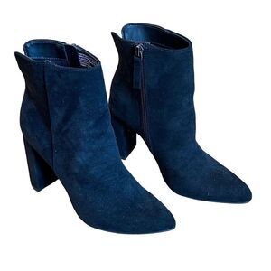 Like New!.Scoop Women's New Black Suede 4" Block Heel Booties Size 6